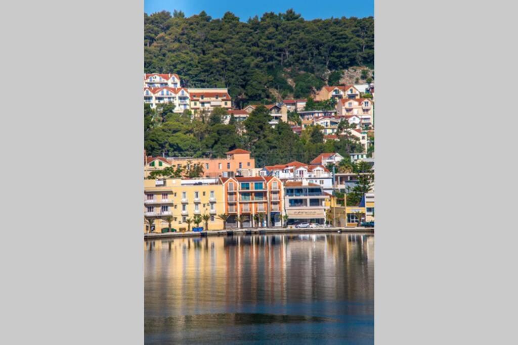 A & B Minimal Suite With Sea View In Argostoli Екстер'єр фото