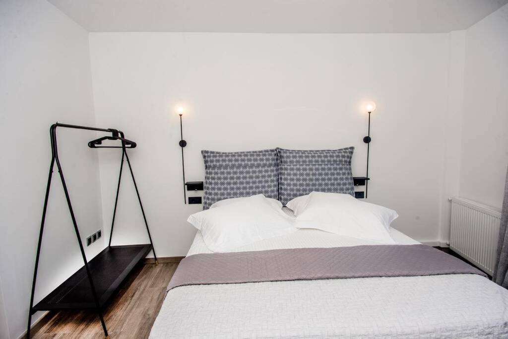 A & B Minimal Suite With Sea View In Argostoli Екстер'єр фото
