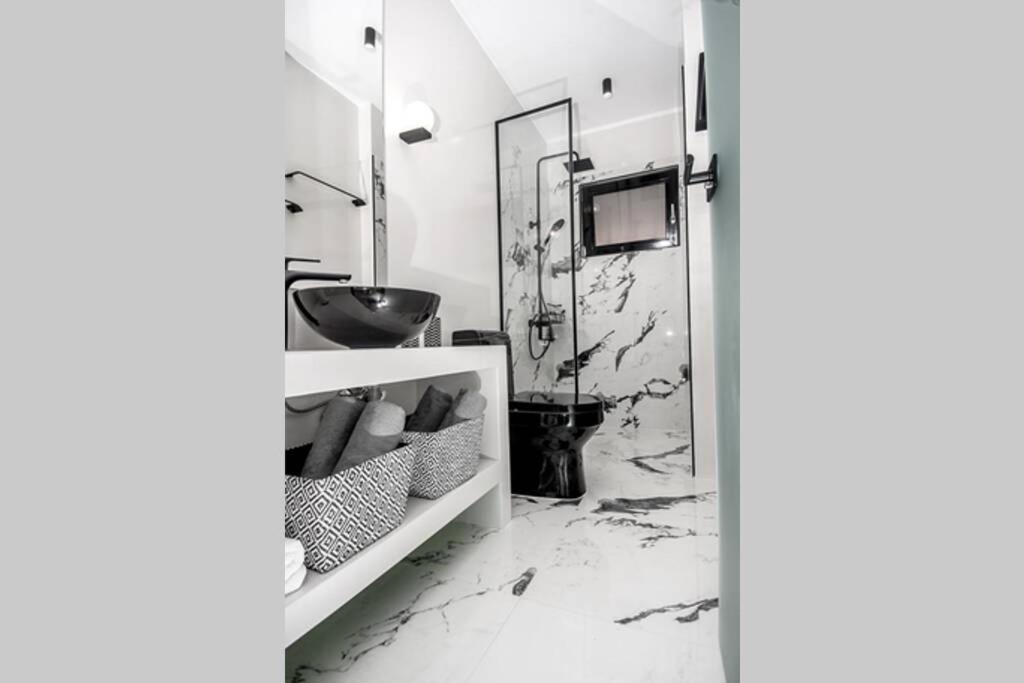 A & B Minimal Suite With Sea View In Argostoli Екстер'єр фото