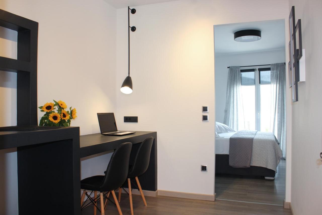 A & B Minimal Suite With Sea View In Argostoli Екстер'єр фото