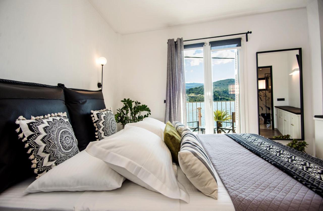A & B Minimal Suite With Sea View In Argostoli Екстер'єр фото