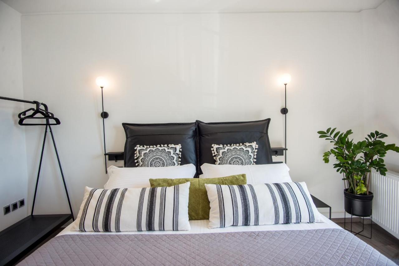 A & B Minimal Suite With Sea View In Argostoli Екстер'єр фото