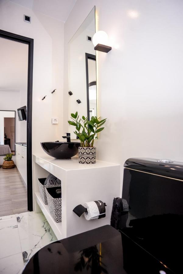 A & B Minimal Suite With Sea View In Argostoli Екстер'єр фото